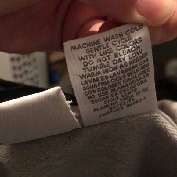 Lightweight jacket - 2 pockets. Zippered front. Gently used but not abused. - Picture 4 of 4